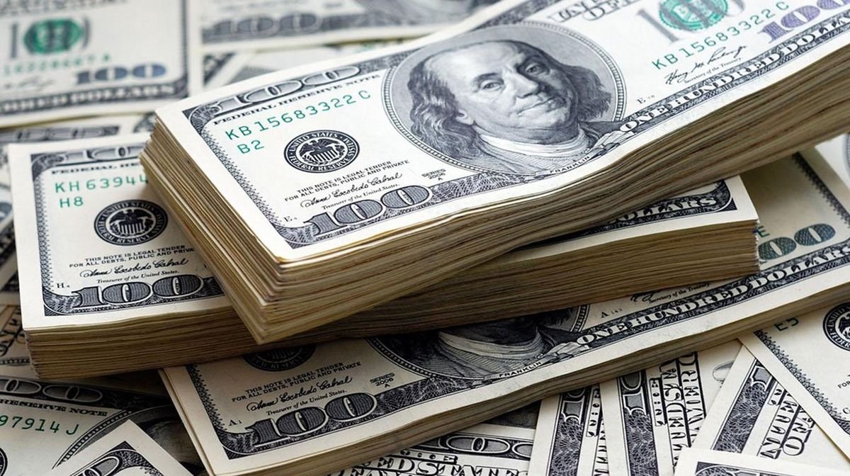 Sube el dólar y el riesgo país es récord