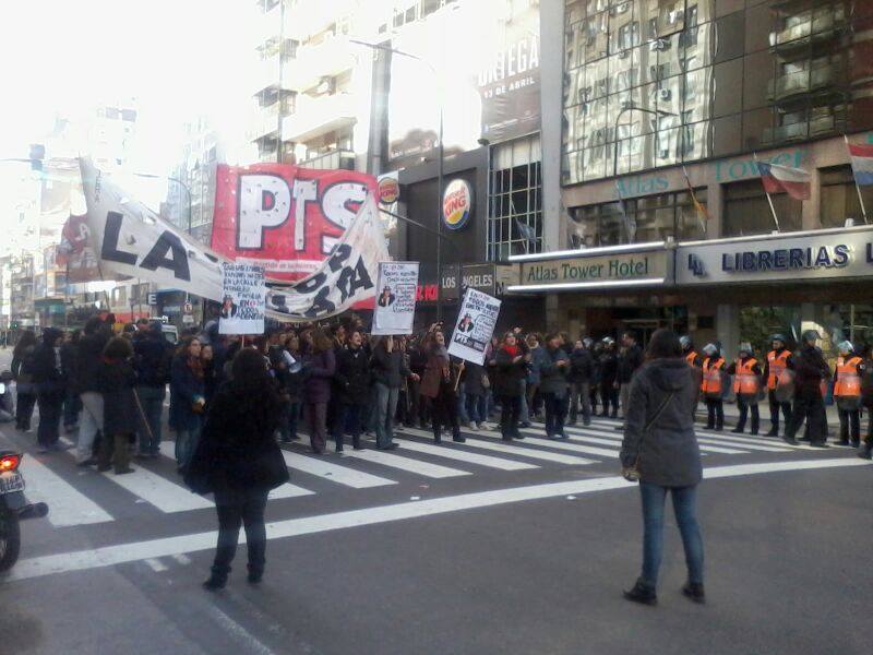 Jornada de protestas: Ya cortan la esquina porteña de Corrientes y Callao