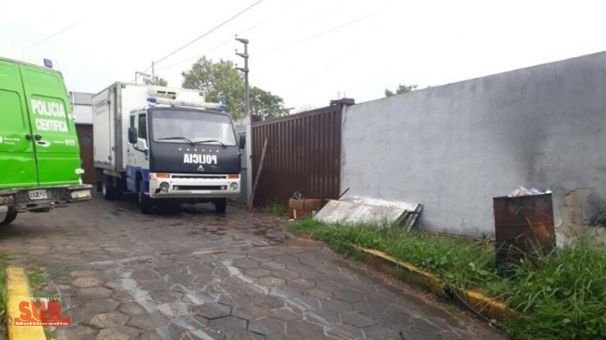 Compró una casa en San Carlos, fue a limpiarla y encontró un cadáver