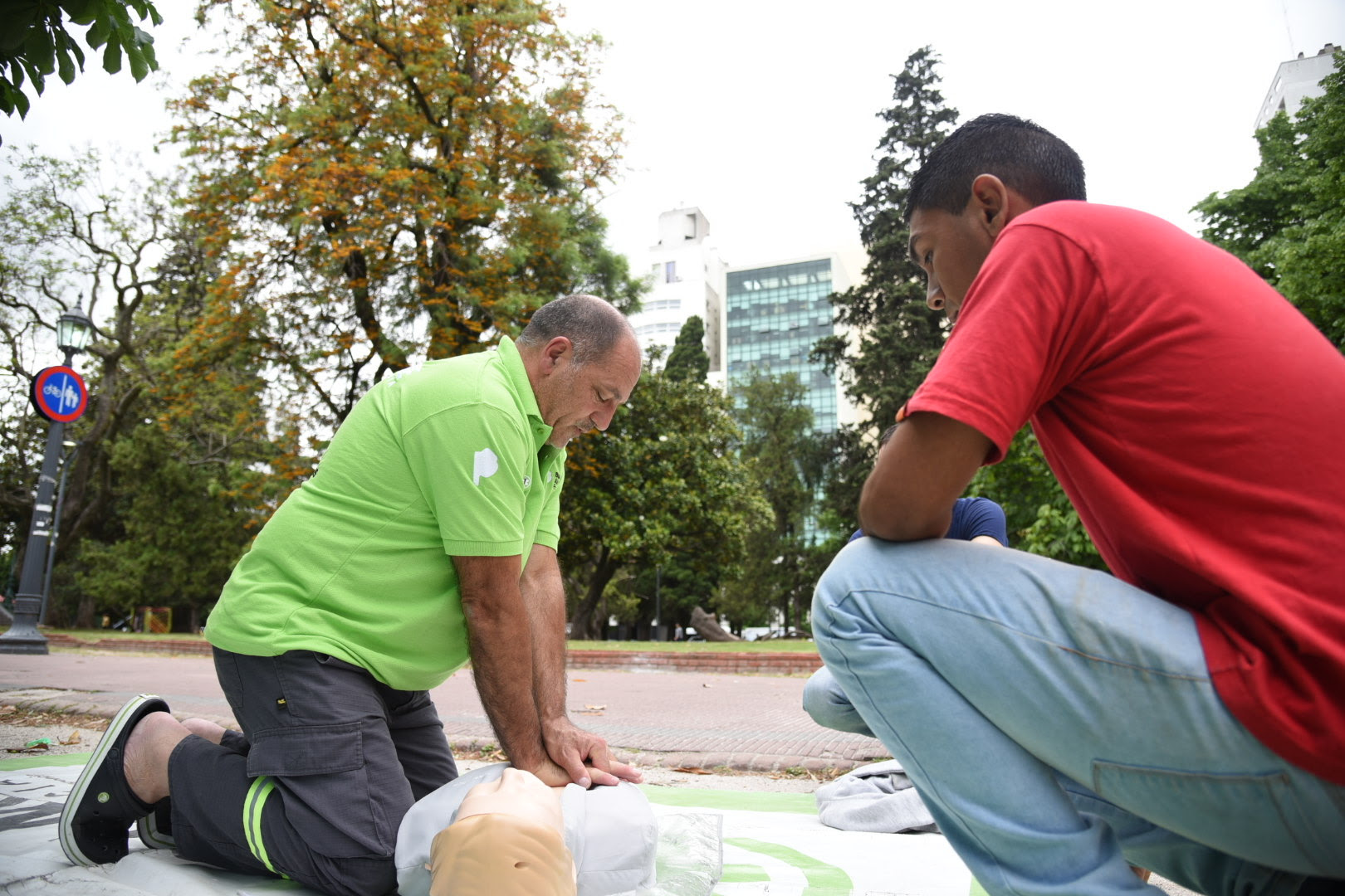 El SAME en tu Plaza: Hasta el viernes 15 realizarán cursos de RCP en el centro de La Plata