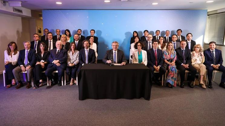 Alberto Fernández presentó su gabinete: “Refleja la unidad del Frente de Todos”