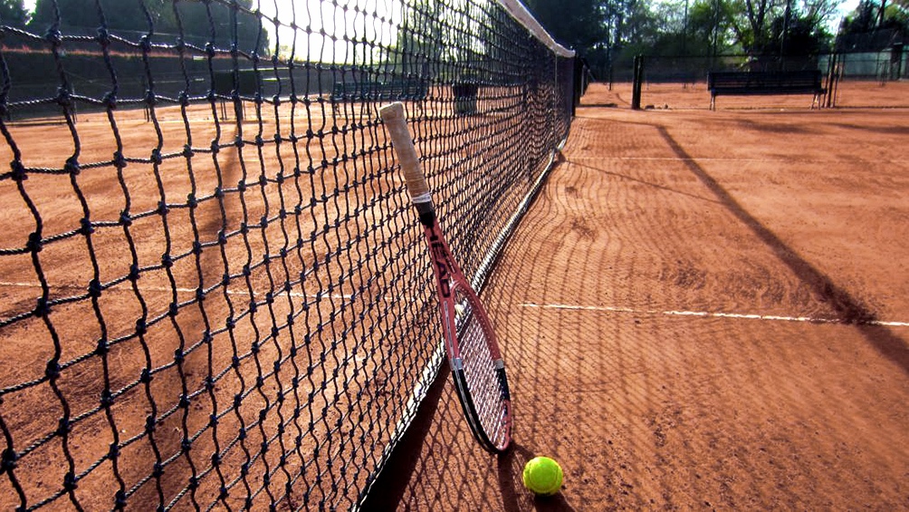 La Ciudad habilita la práctica de tenis, paddle, golf, equitación y remo desde el lunes