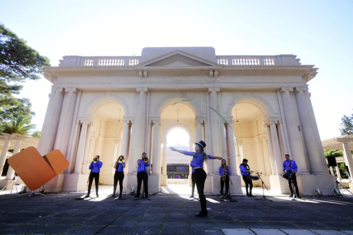 Se permiten los eventos culturales al aire libre con hasta 100 personas en la provincia