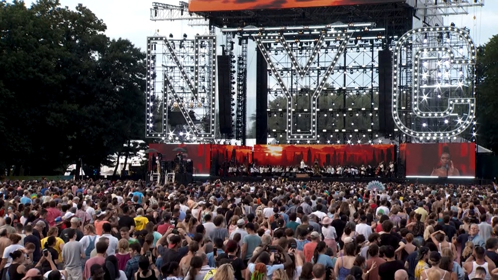 Una tormenta eléctrica obligó a suspender el festival por la «vuelta a la normalidad»