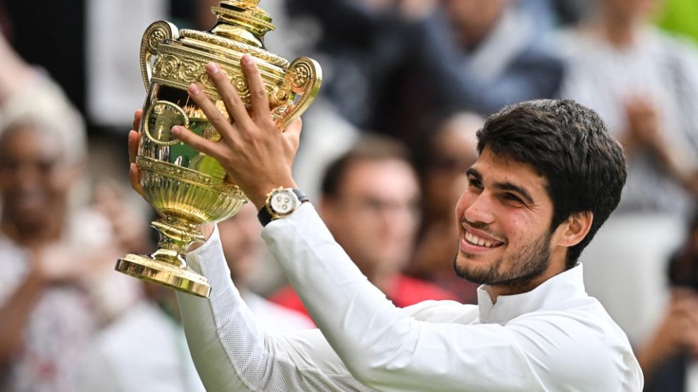 Alcaraz destronó en Wimbledon a Djokovic y sigue como número 1 del mundo