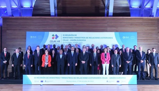 Cumbre Unión Europea – CELAC: Promesa de inversión de miles de millones de dólares con la que la Unión Europea quiere combatir la influencia de China y Rusia en América Latina