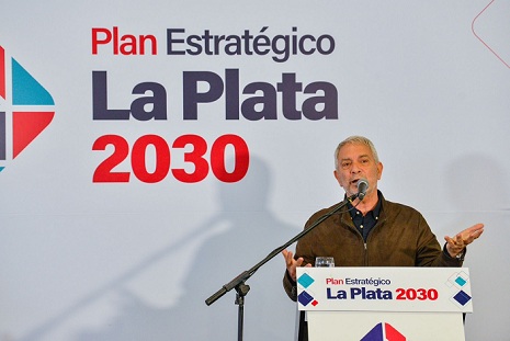 La Plata: Alak en un documental presentó el Plan Estratégico que propone implementar en la ciudad