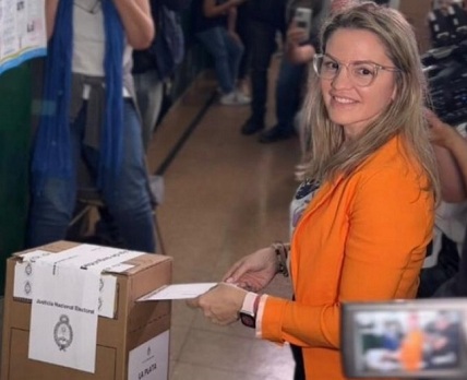 La Plata | Carolina Píparo emitió su voto y denunció robo de boletas: “No hay que ir en contra del votante”