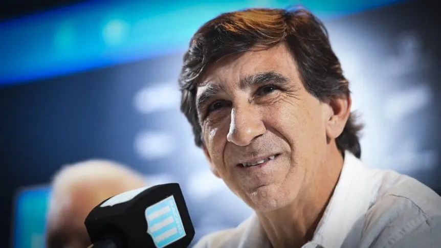 Costas se ilusiona con «lograr títulos internacionales» en su regreso a Racing