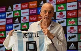 César Luis Menotti será el nombre del torneo de la Liga Profesional de Fútbol