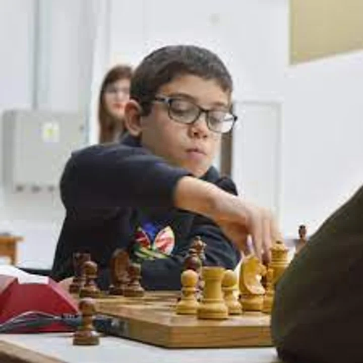 Faustino Oro, el niño prodigio argentino, logró un nuevo hito en el ajedrez