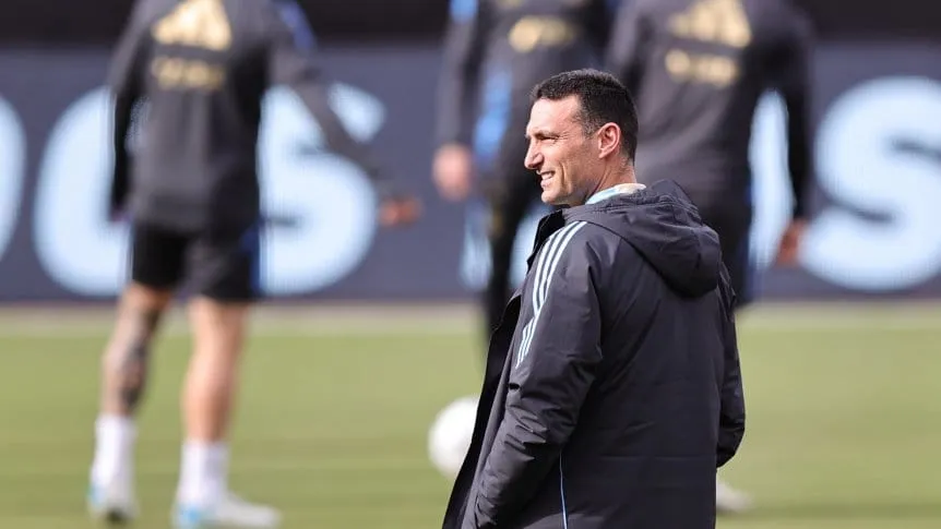 Scaloni : «Hasta que el presidente de la AFA quiera, estaré»