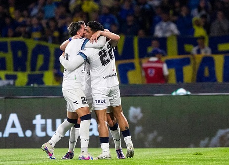 Vélez se lo dio vuelta a Boca ganándole 4 a 3  y es finalista de la Copa Argentina