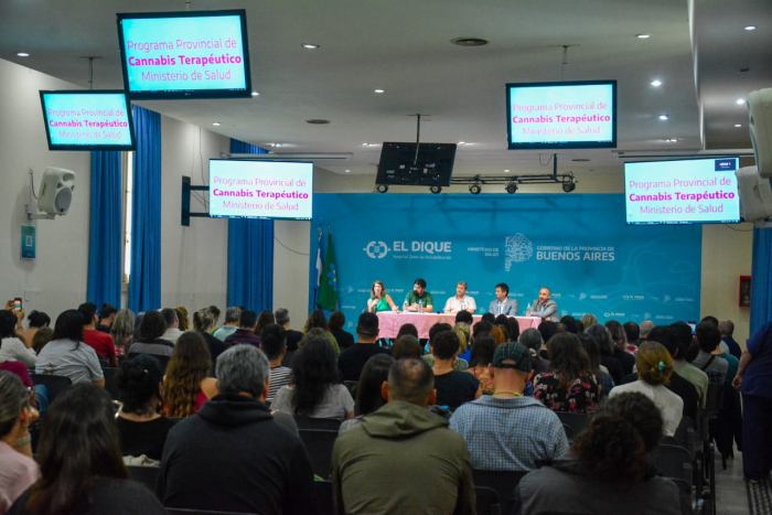 El Ministerio de Salud bonaerense presentó en Ensenada el Programa Provincial de Cannabis Terapéutico.