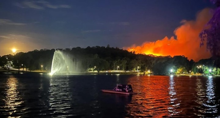 Incendio forestal en el Cerro de la Cruz de Tandil