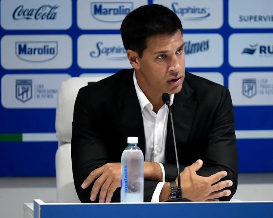 Sebastián Domínguez fue presentado como nuevo técnico de Vélez