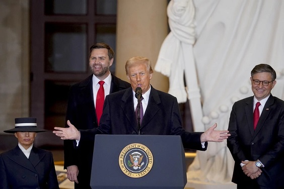 EEUU | Trump juró como presidente prometiendo una «edad de oro»:  «Fui salvado por Dios para hacer que Estados Unidos volviera a ser grande»