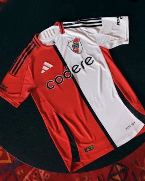 River estrena una camiseta inédita en su historia