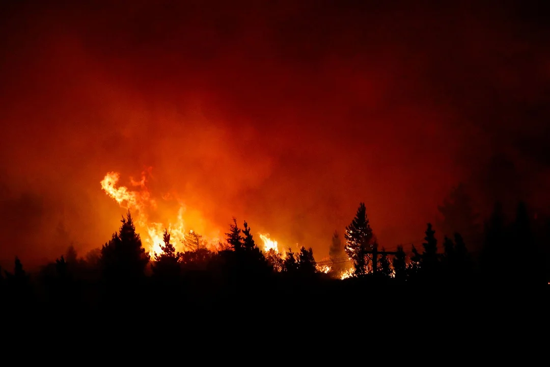 Ya son más de 18 mil hectáreas consumidas por el fuego en el Parque Nacional Nahuel Huapi