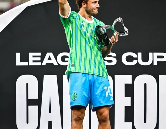 Pedro De la Vega explicó su cruce con Messi y De Paul en la final de la Leagues Cup