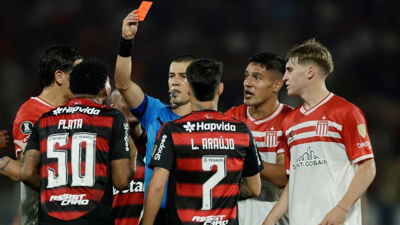 Conmebol anuló la expulsión de Gonzalo Plata en Flamengo-Estudiantes