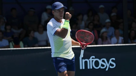 Baez avanza en el Abierto de Australia