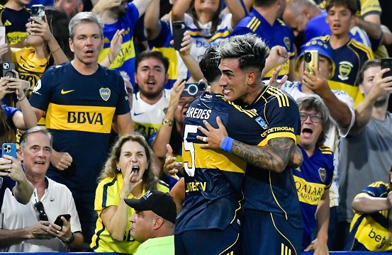 Boca, por una cabeza comenzó «feliz» el campeonato ganándole 1 a 0 a un aguerrido Riestra