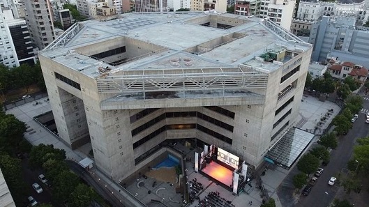 HORROR!!! En el Teatro Argentino de La Plata encuentran muerta a una joven trans  