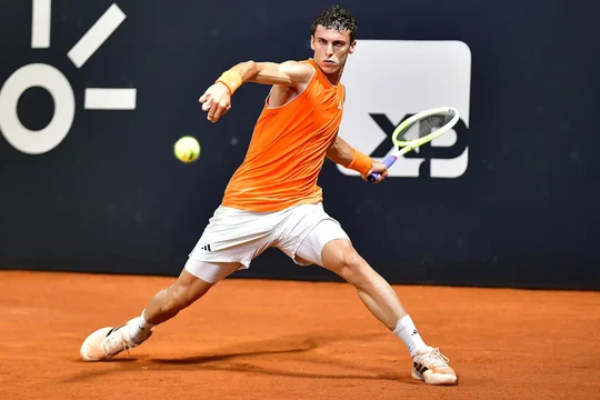 Juan Manuel Cerúndolo avanzó a cuartos del Abierto de Río de Janeiro