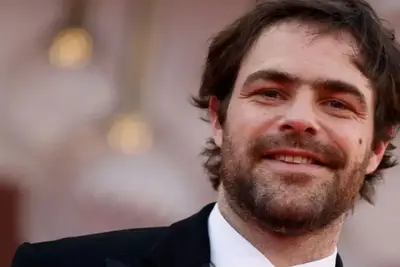 Peter Lanzani: fue internado de urgencia