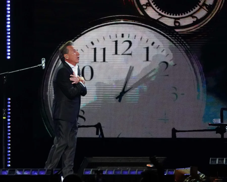 Mau, Ricky, Evaluna y Camilo cantaron junto a Ricardo Montaner en Buenos Aires