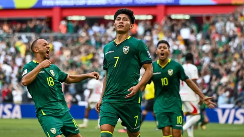 Bolivia derrotó a Surinam y sueña con el Mundial