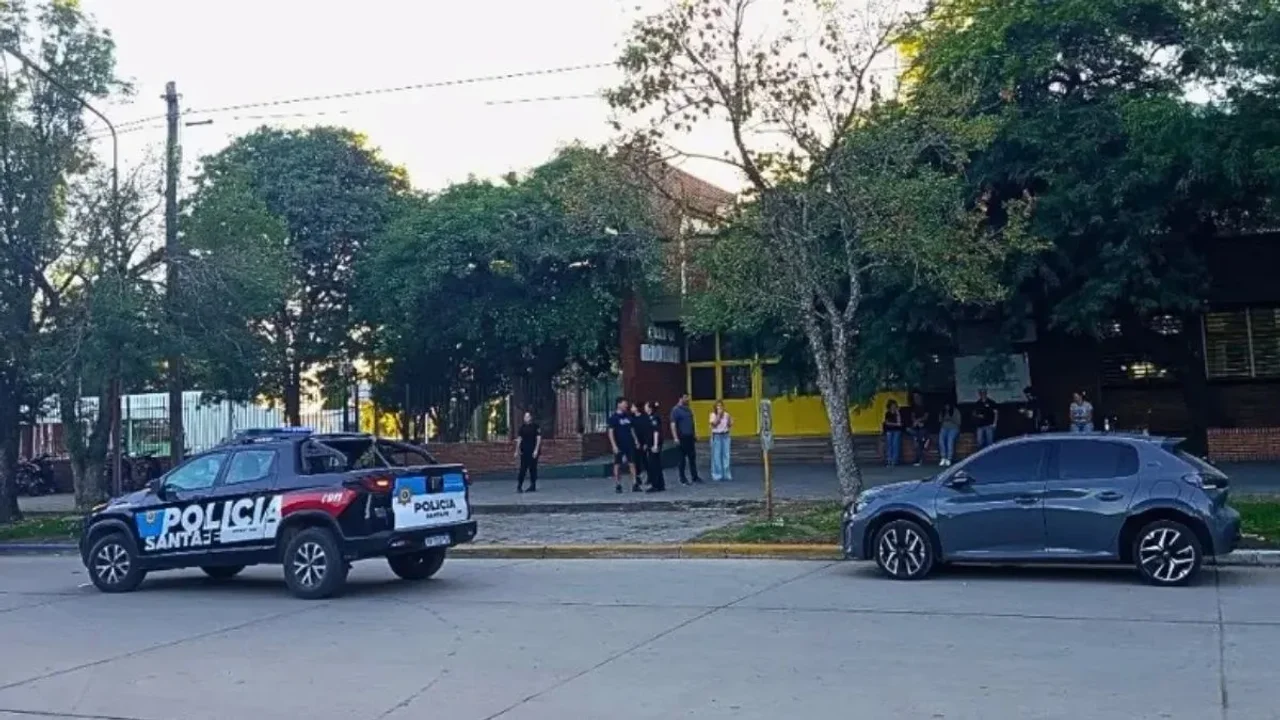 Un alumno mató a un compañero de 13 años con una escopeta en una escuela de Santa Fe