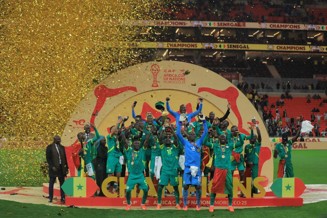 La Confederación Africana de Fútbol le quitó la copa a Senegal