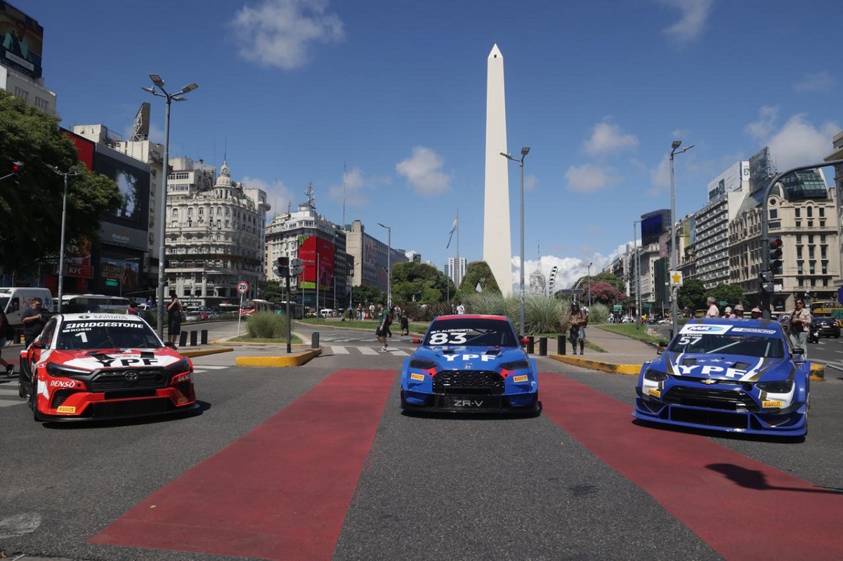 TC 2000 arrancó la temporada 2026 con una caravana por la 9 de Julio