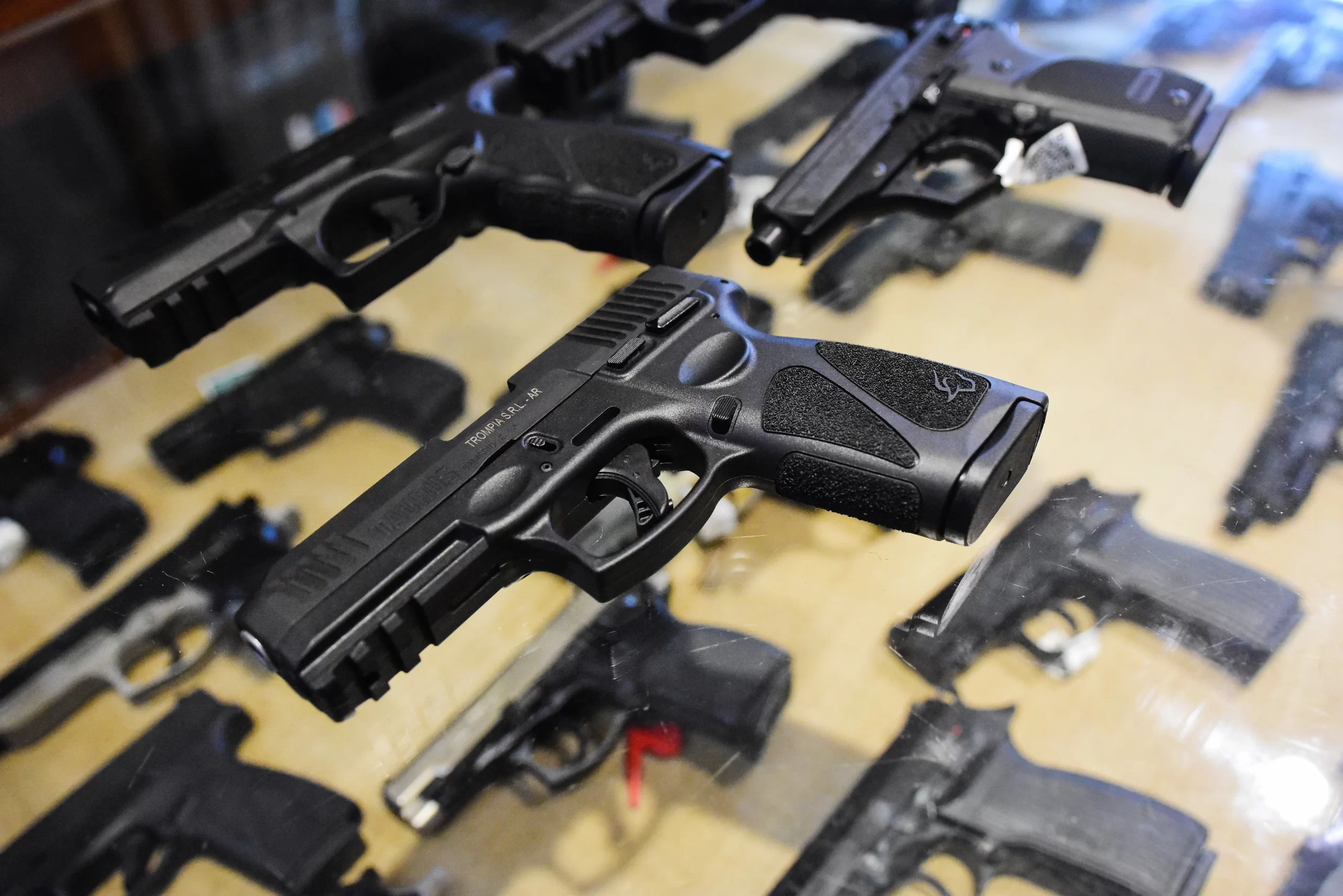 Eliminan la habilitación municipal para trámites ante el Registro Nacional de Armas