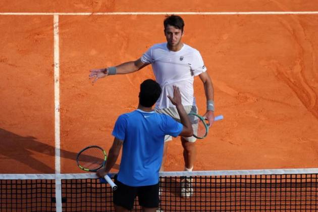 Etcheverry  hizo un gran partido pero perdío con  Alcaraz,