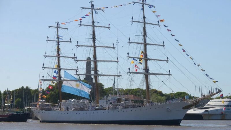 La Fragata Libertad zarpó en su 54° viaje de instrucción y el canciller Quirno hizo propaganda partidaria de LLA al destacar el valor de la “libertad” como guía