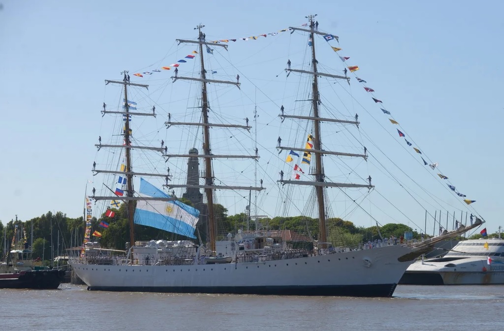 La Fragata Libertad zarpó en su 54° viaje de instrucción y el canciller Quirno hizo propaganda partidaria de LLA al destacar el valor de la “libertad” como guía