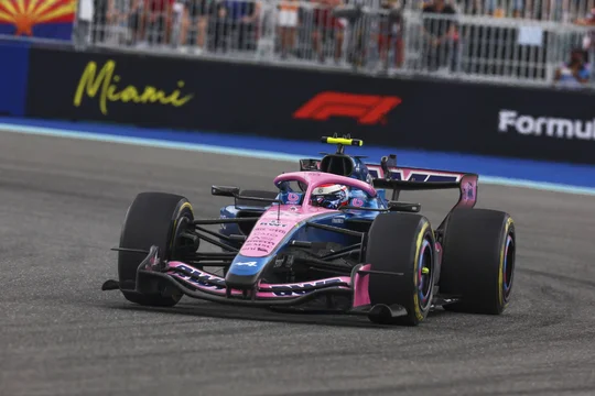 Colapinto finalizó séptimo en el GP de Miami tras una sanción a Leclerc
