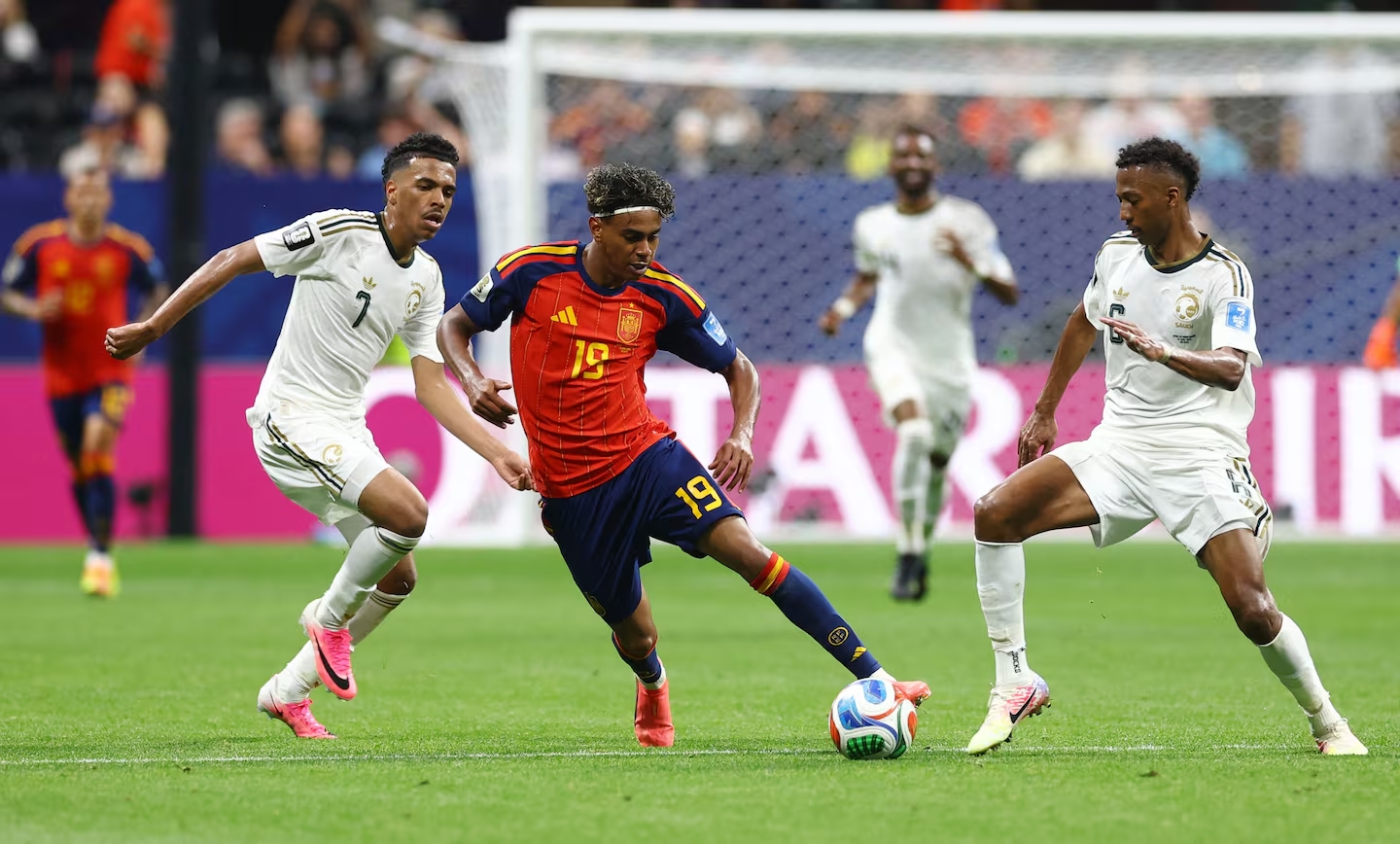 España goleó a Arabia Saudita