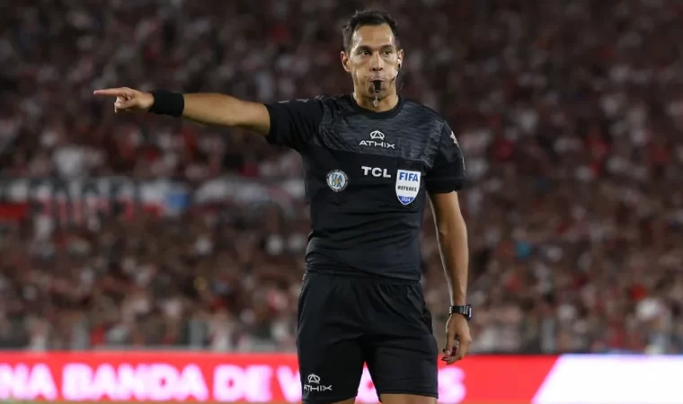Tello sera el arbitro de Canadá y Bosnia y Herzegovina
