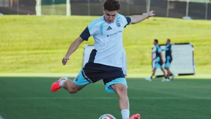 Argentina recupera a Julián Álvarez