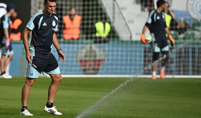 Scaloni guardó a cuatro futbolistas por si surgen bajas en la lista de 26