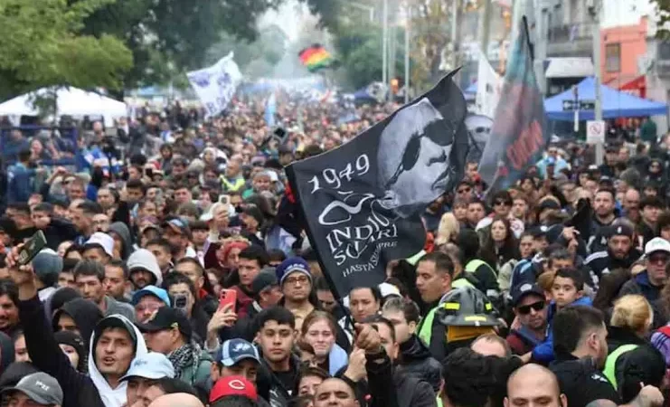 La familia del Indio Solari, agradecio luego de haber terminado su velatorio