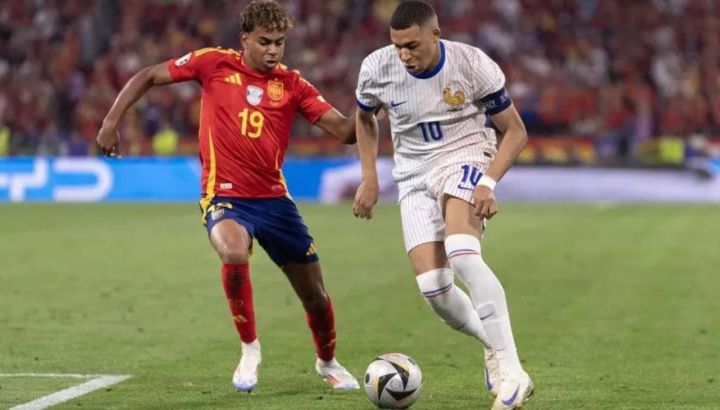 Francia y España se enfrentan  mañana por el pase a la final