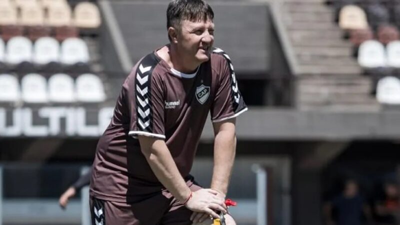 Zunino ya no es el técnico de Platense