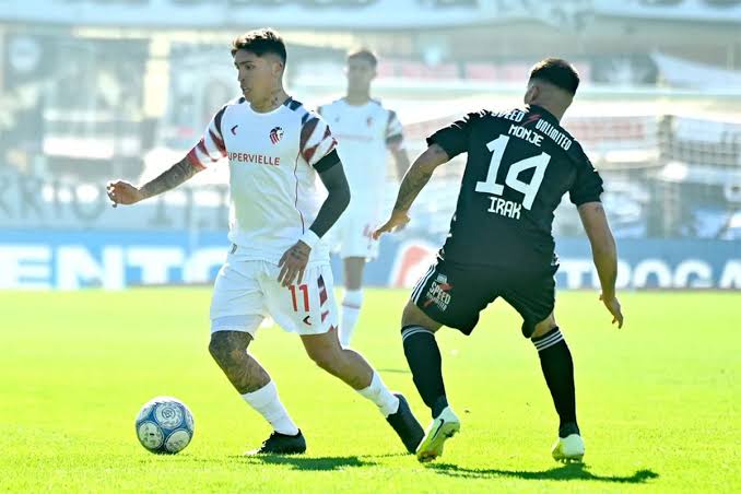 Estudiantes cayó ante Riestra de visitante