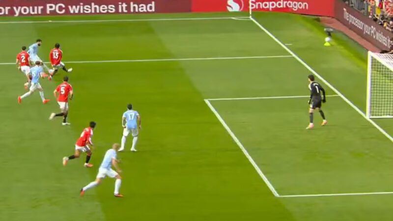 Escandalo  con el VAR en el clásico de Manchester