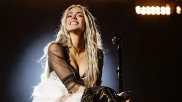 Tini reapareció en los escenarios: